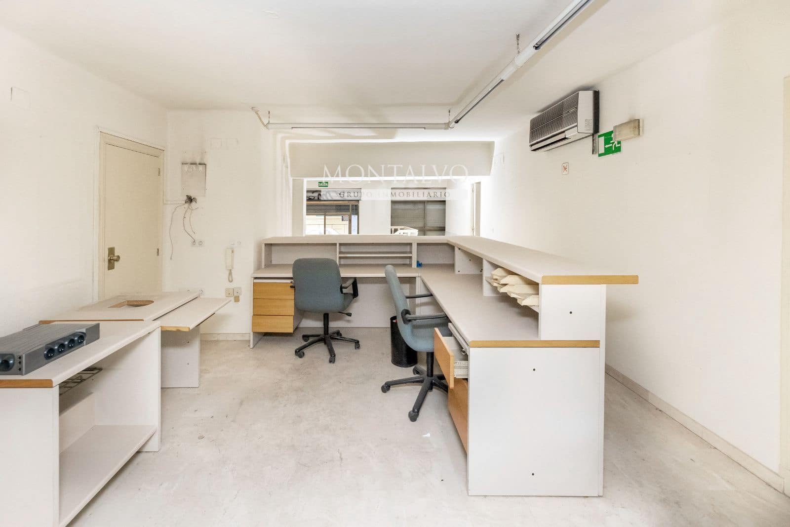 Commercial for sale in Granada city - € 110,000 (Ref: 9398852)