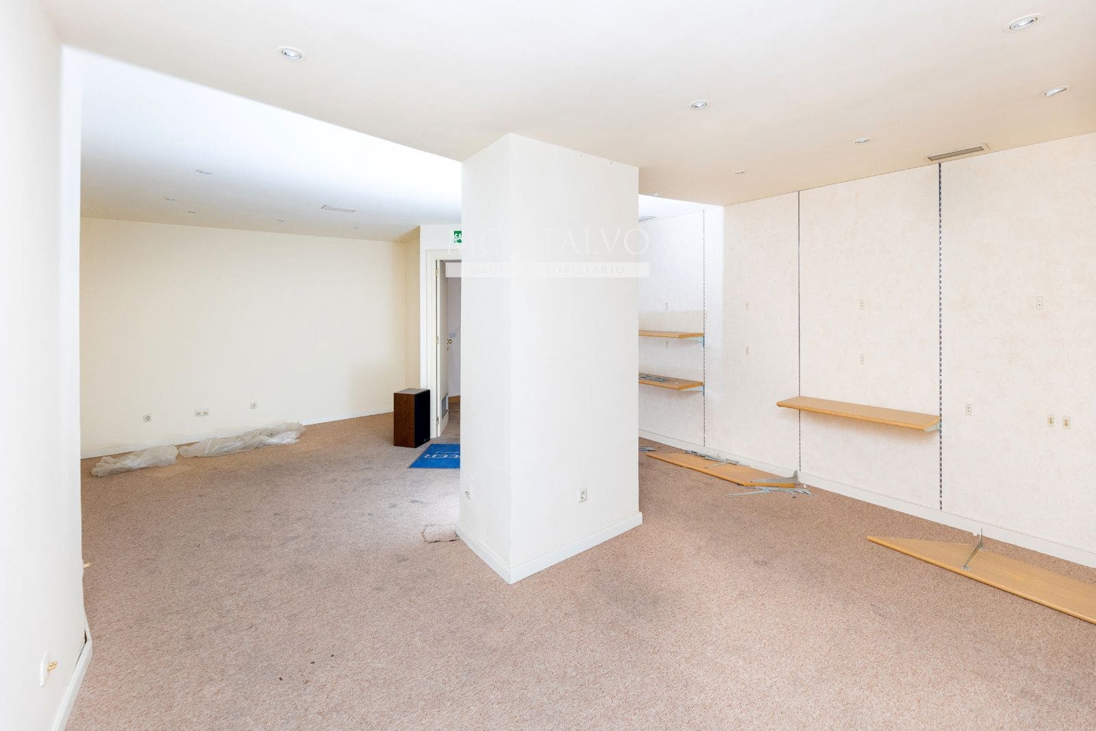 Commercial for sale in Granada city - € 110,000 (Ref: 9398852)