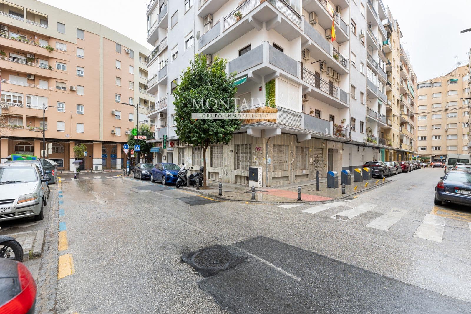 Commercial for sale in Granada city - € 110,000 (Ref: 9398852)