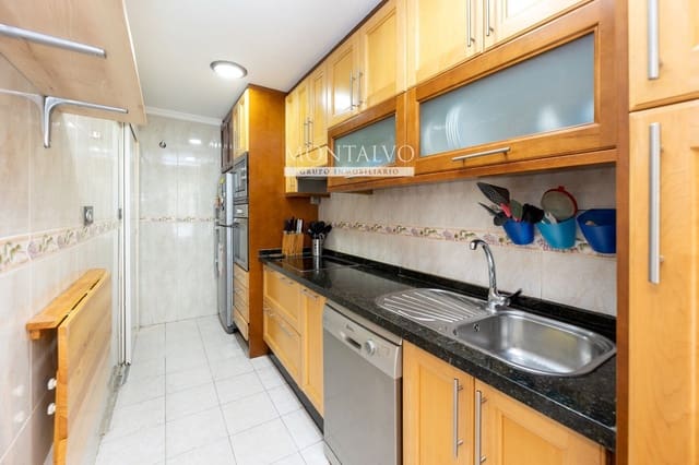 4 soveværelse Lejlighed til salg i Maracena med garage - € 249.900 (Ref: 9398855)