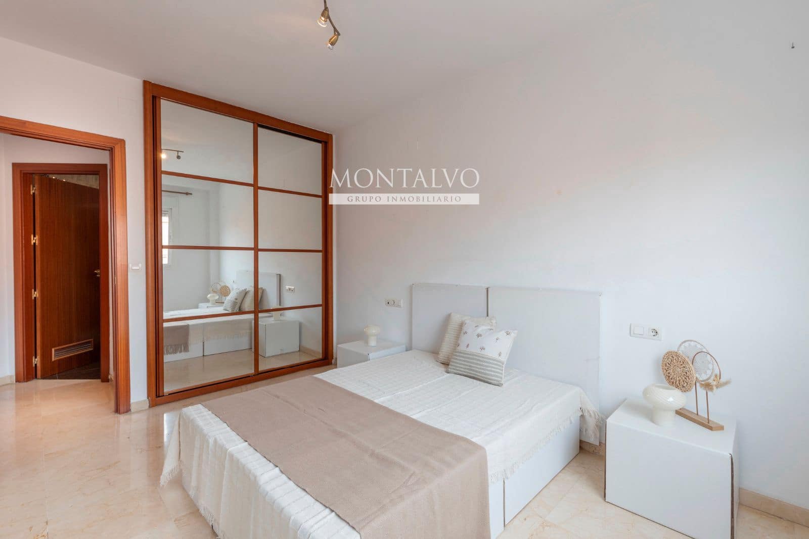 3 sypialnia Mieszkanie na sprzedaż w Miasto Grenada z garażem - 229 900 € (Ref: 9398856)