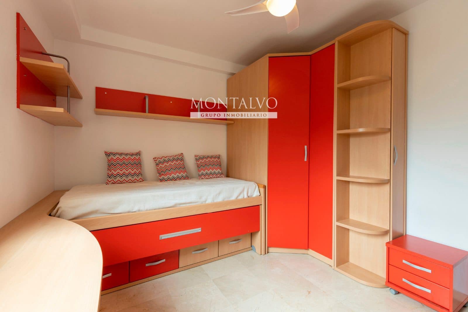 3 sypialnia Mieszkanie na sprzedaż w Miasto Grenada z garażem - 229 900 € (Ref: 9398856)