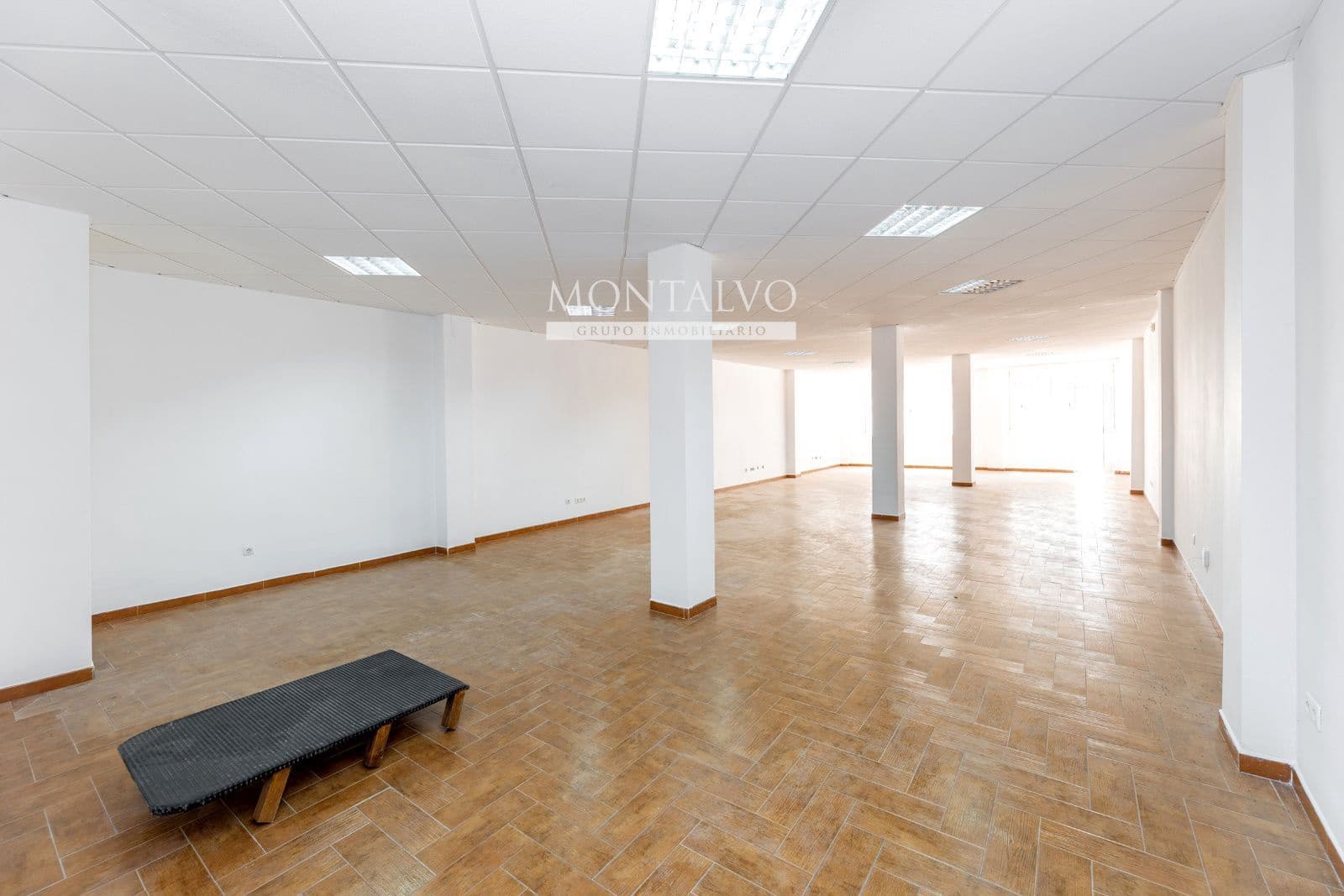 Kommersiell til salgs i Armilla - € 105 000 (Ref: 9398858)