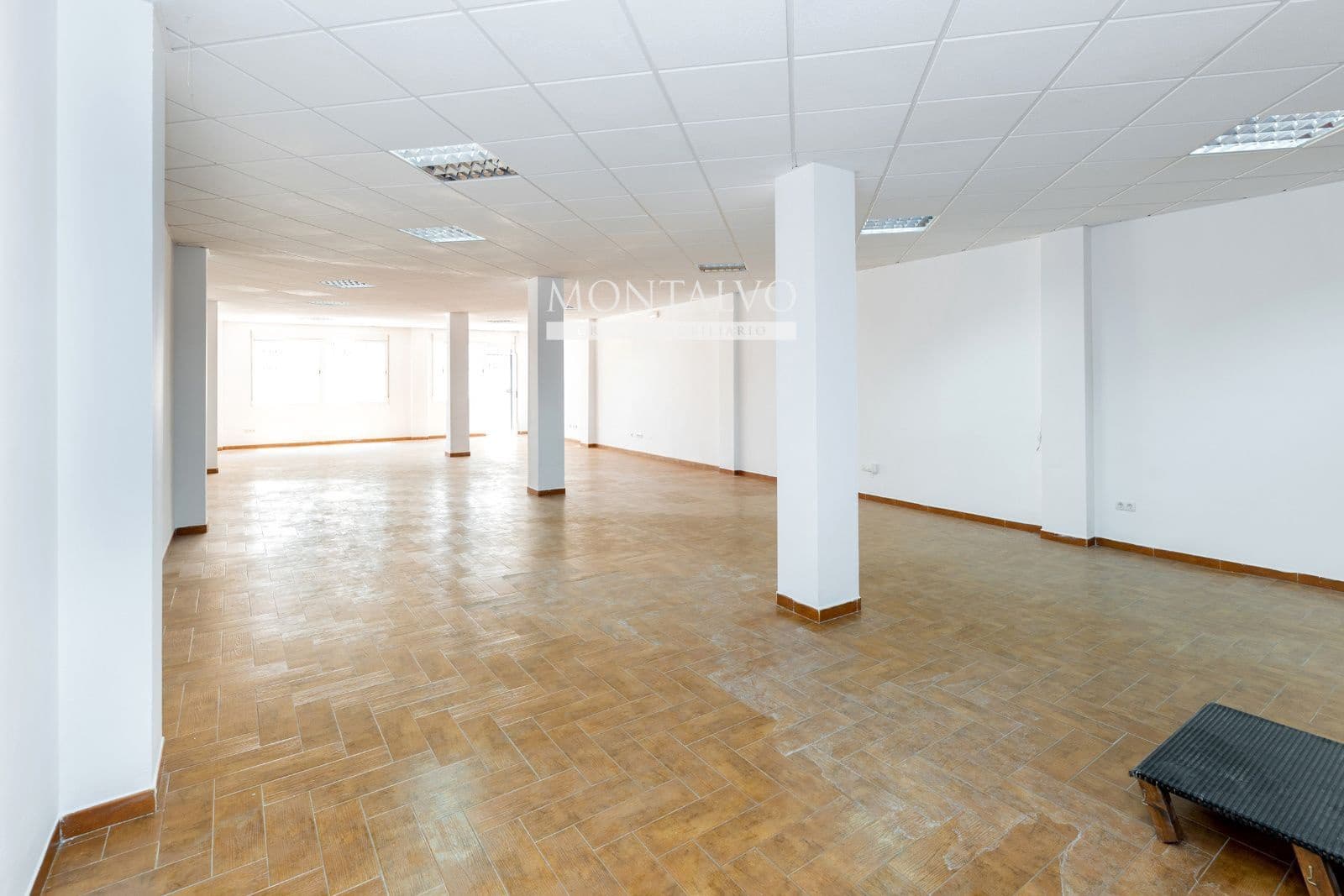 Kommersiell til salgs i Armilla - € 105 000 (Ref: 9398858)