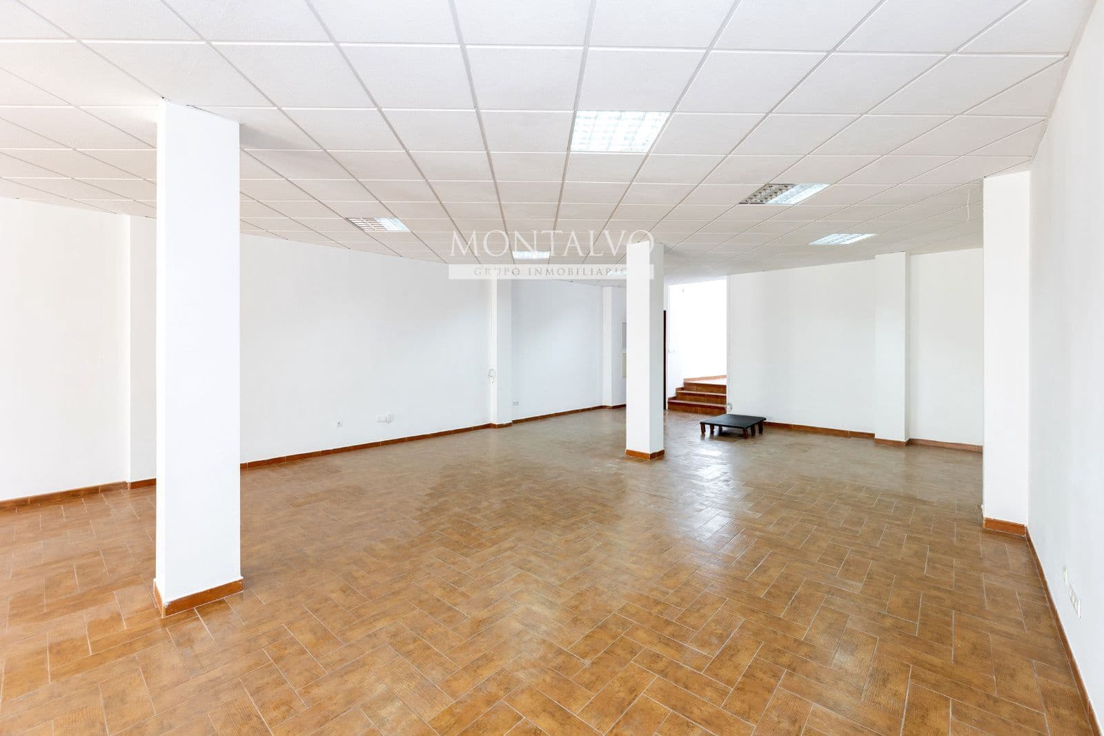 Kommersiell til salgs i Armilla - € 105 000 (Ref: 9398858)