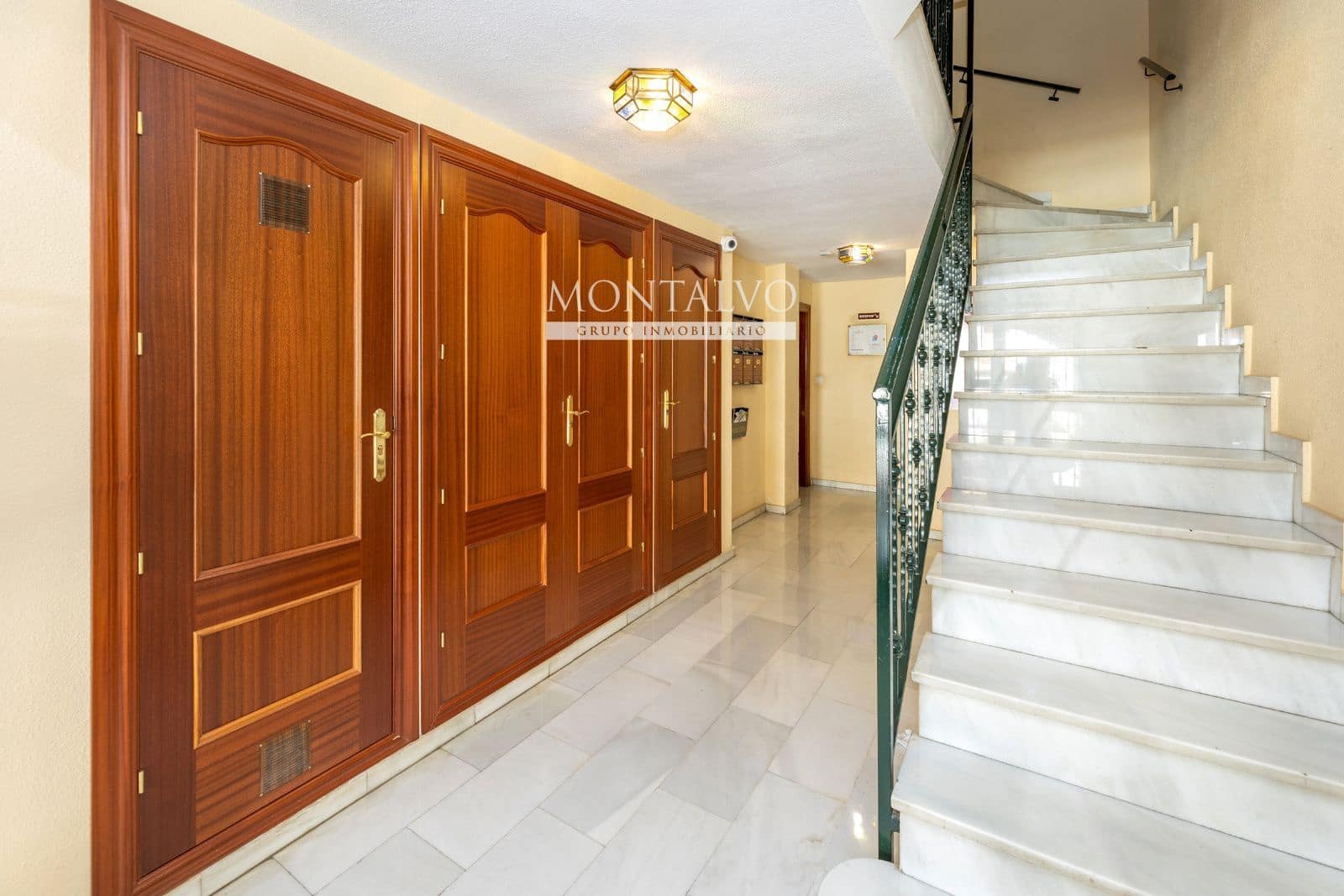 Kommersiell til salgs i Armilla - € 105 000 (Ref: 9398858)