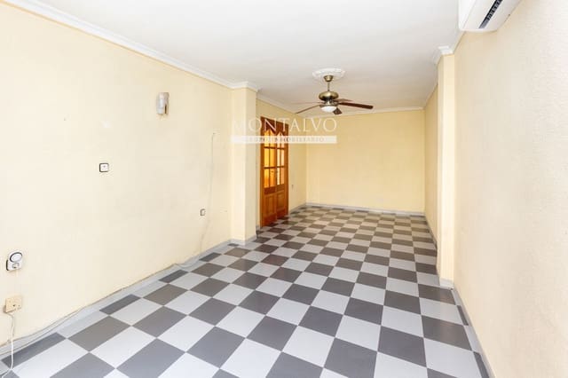 4 soverom Villa til salgs i Atarfe med garasje - € 195 000 (Ref: 9398859)