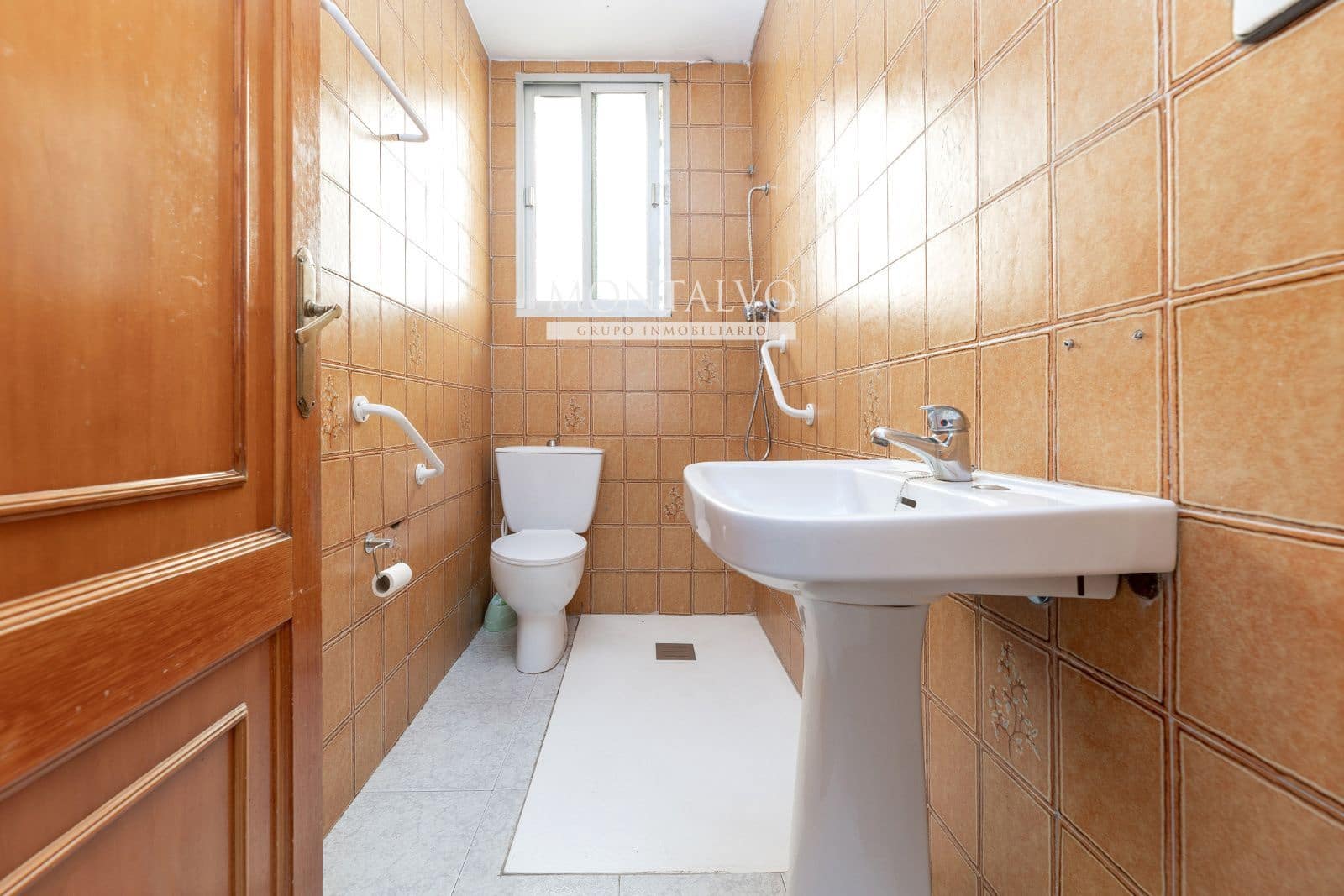 4 soverom Villa til salgs i Atarfe med garasje - € 195 000 (Ref: 9398859)