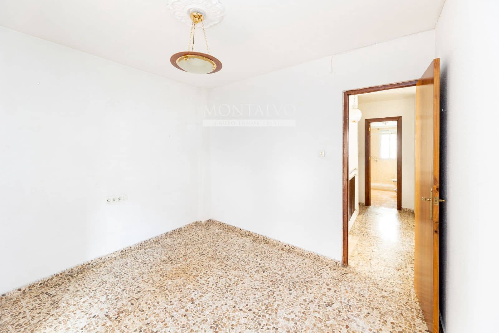 4 soverom Villa til salgs i Atarfe med garasje - € 195 000 (Ref: 9398859)