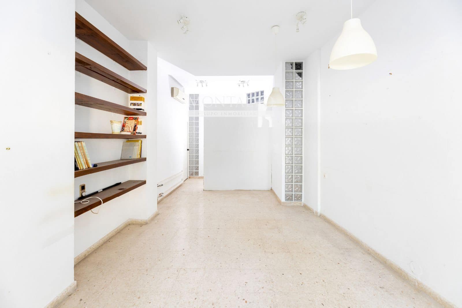 Commerciale in vendita in Granada citta - 90.000 € (Rif: 9398873)