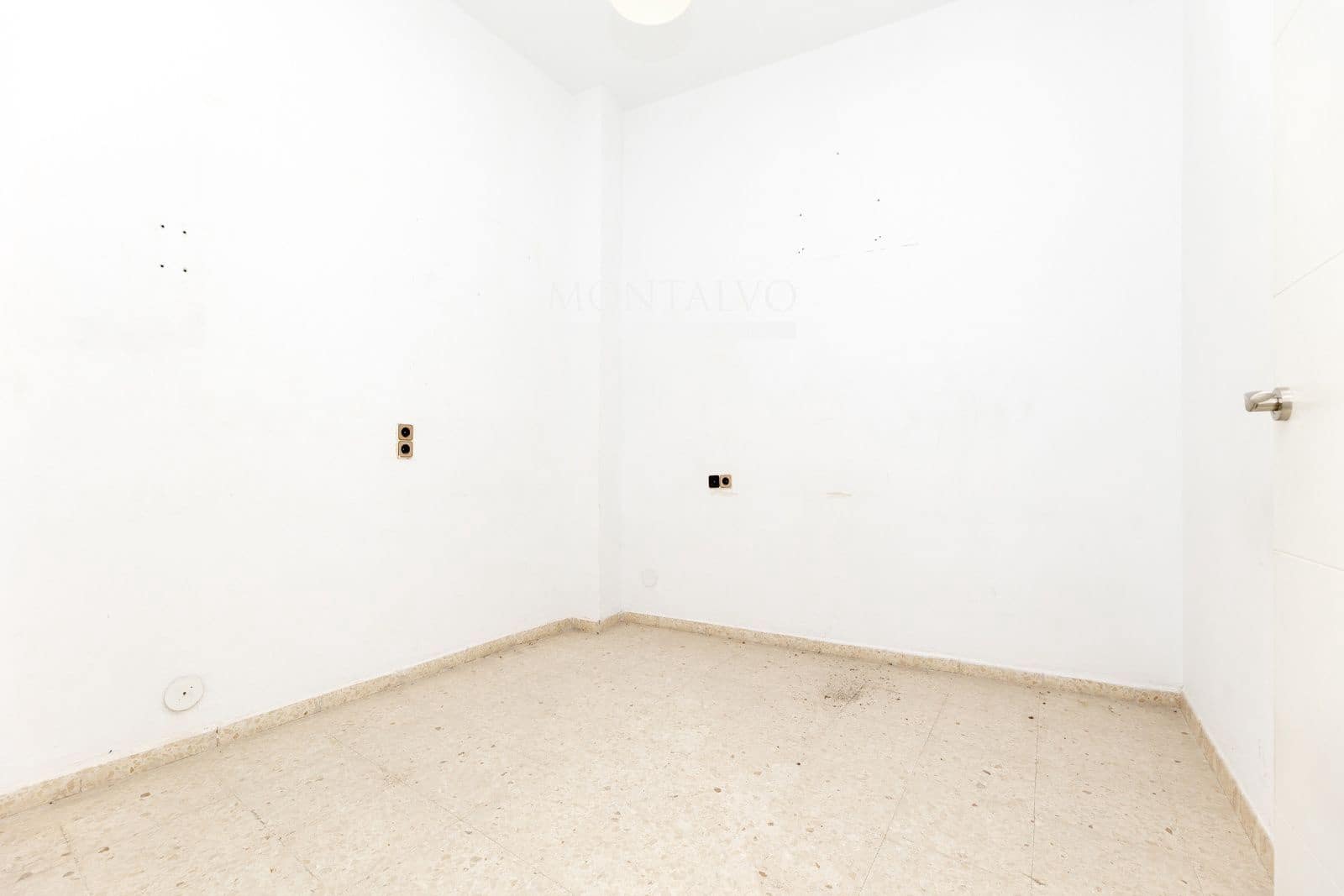 Commerciale in vendita in Granada citta - 90.000 € (Rif: 9398873)