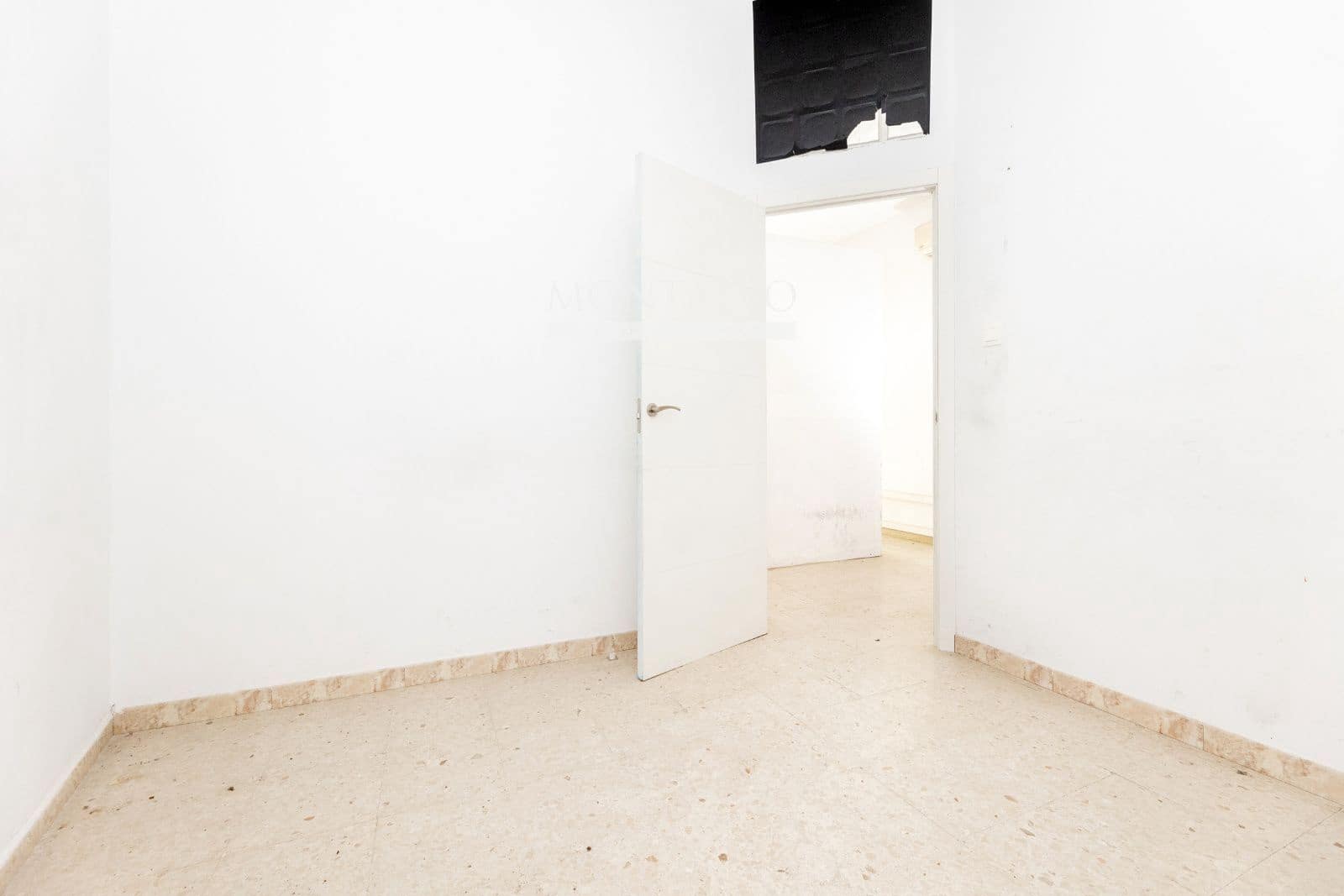 Commerciale in vendita in Granada citta - 90.000 € (Rif: 9398873)