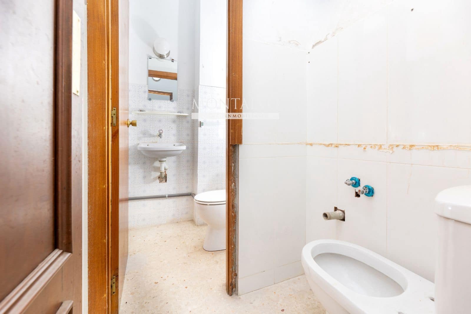 Commerciale in vendita in Granada citta - 90.000 € (Rif: 9398873)