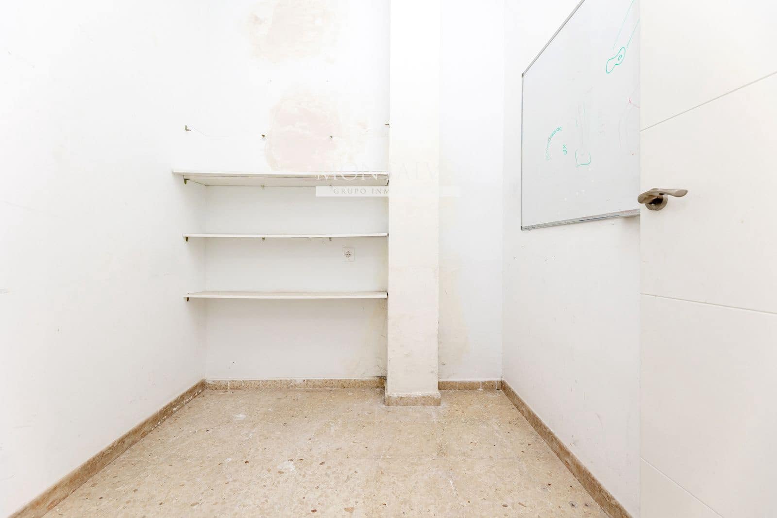 Commerciale in vendita in Granada citta - 90.000 € (Rif: 9398873)