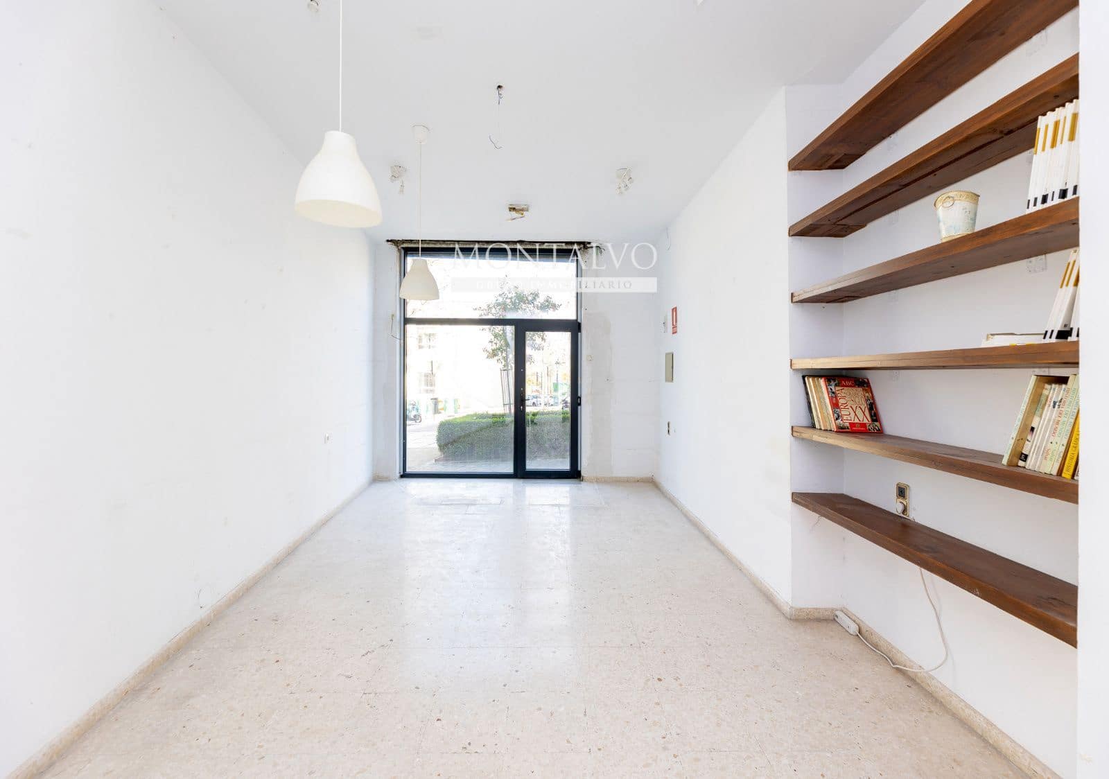 Comercial para venda em Granada cidade - 90 000 € (Ref: 9398873)