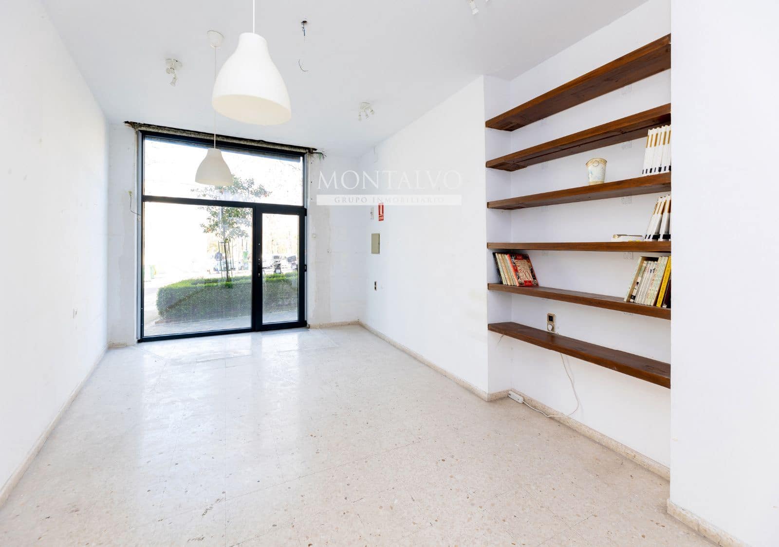 Comercial para venda em Granada cidade - 90 000 € (Ref: 9398873)