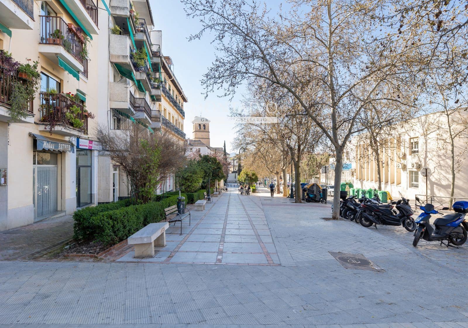 Comercial para venda em Granada cidade - 90 000 € (Ref: 9398873)