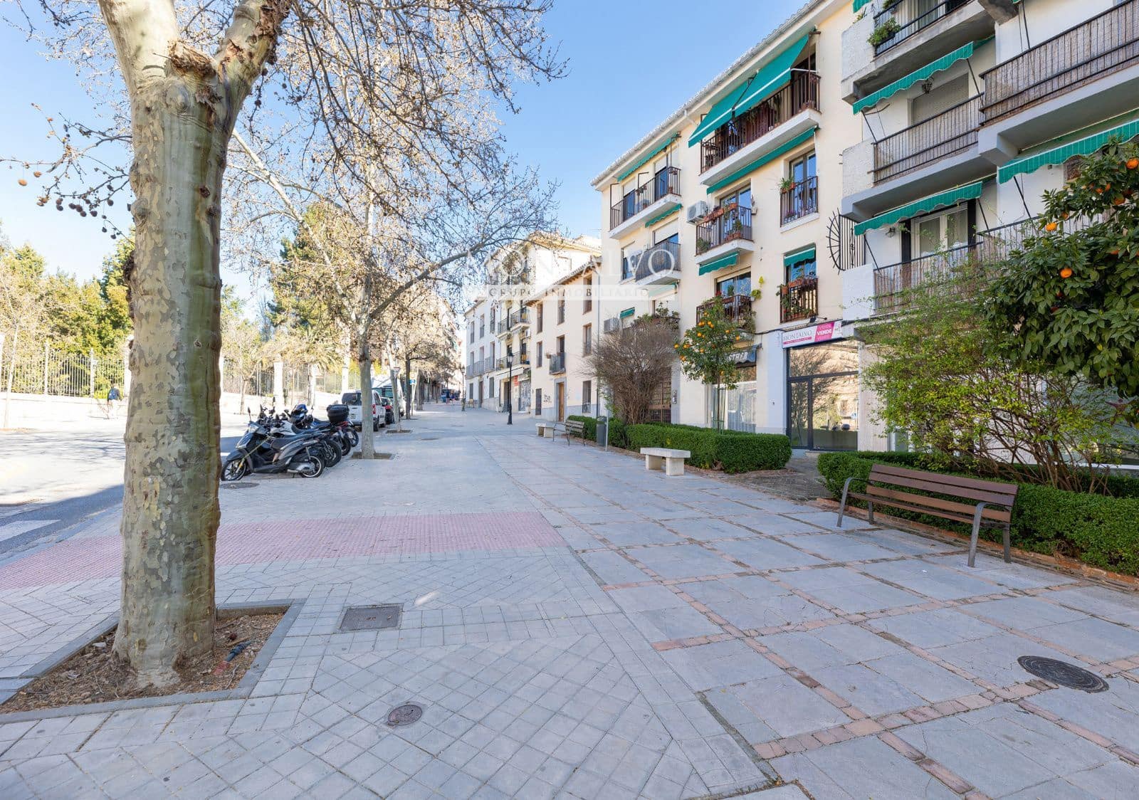 Comercial para venda em Granada cidade - 90 000 € (Ref: 9398873)