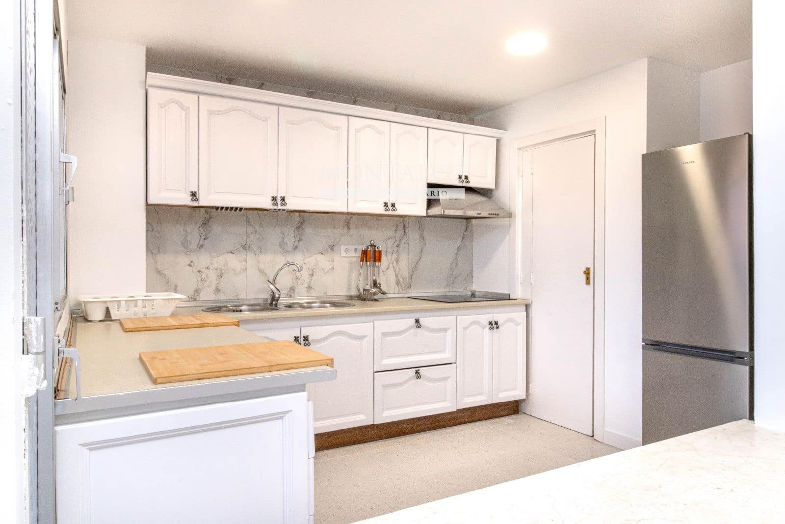 4 bedroom Flat for rent in Granada city - € 1,150 (Ref: 9398874)