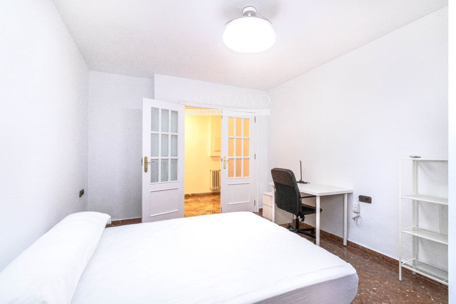 4 bedroom Flat for rent in Granada city - € 1,150 (Ref: 9398874)