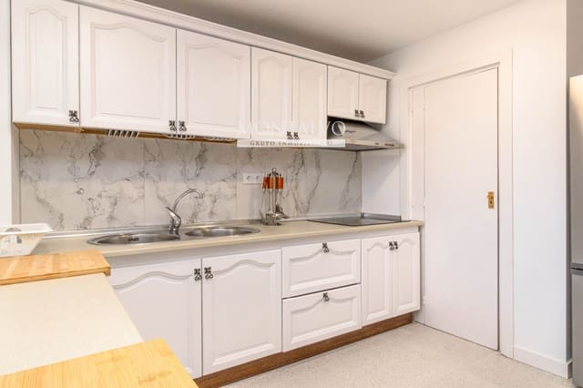 4 bedroom Flat for rent in Figares, Granada city - € 1,150 (Ref: 9398874)