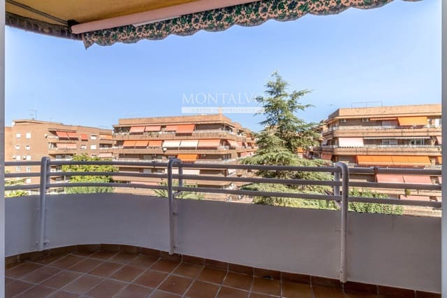 4 bedroom Flat for rent in Figares, Granada city - € 1,150 (Ref: 9398874)