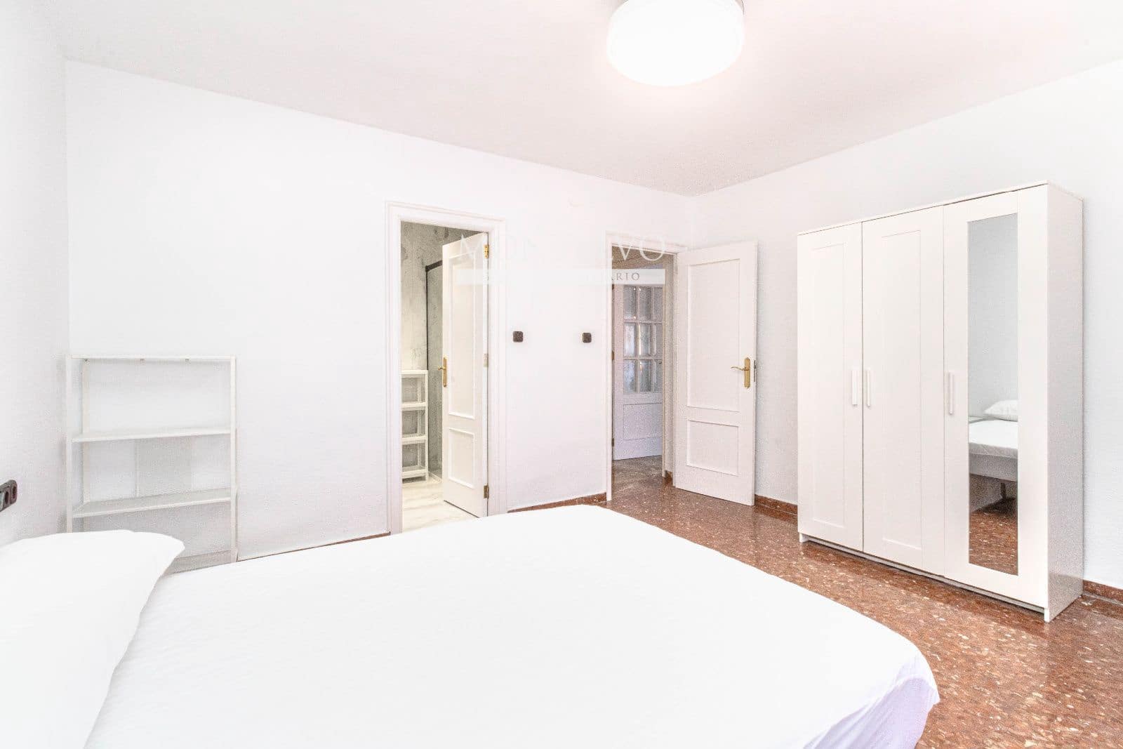 4 bedroom Flat for rent in Granada city - € 1,150 (Ref: 9398874)