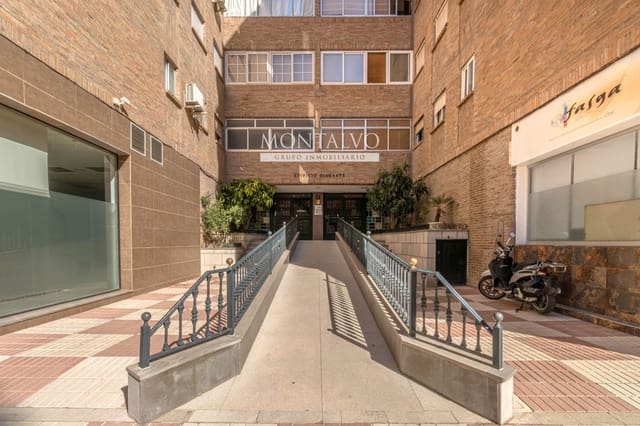 4 bedroom Flat for rent in Figares, Granada city - € 1,150 (Ref: 9398874)