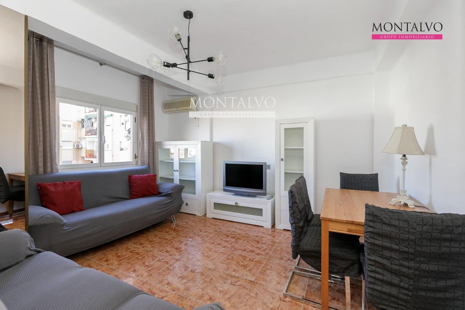 3 soveværelse Lejlighed til leje i Granada by - € 850 (Ref: 9398875)