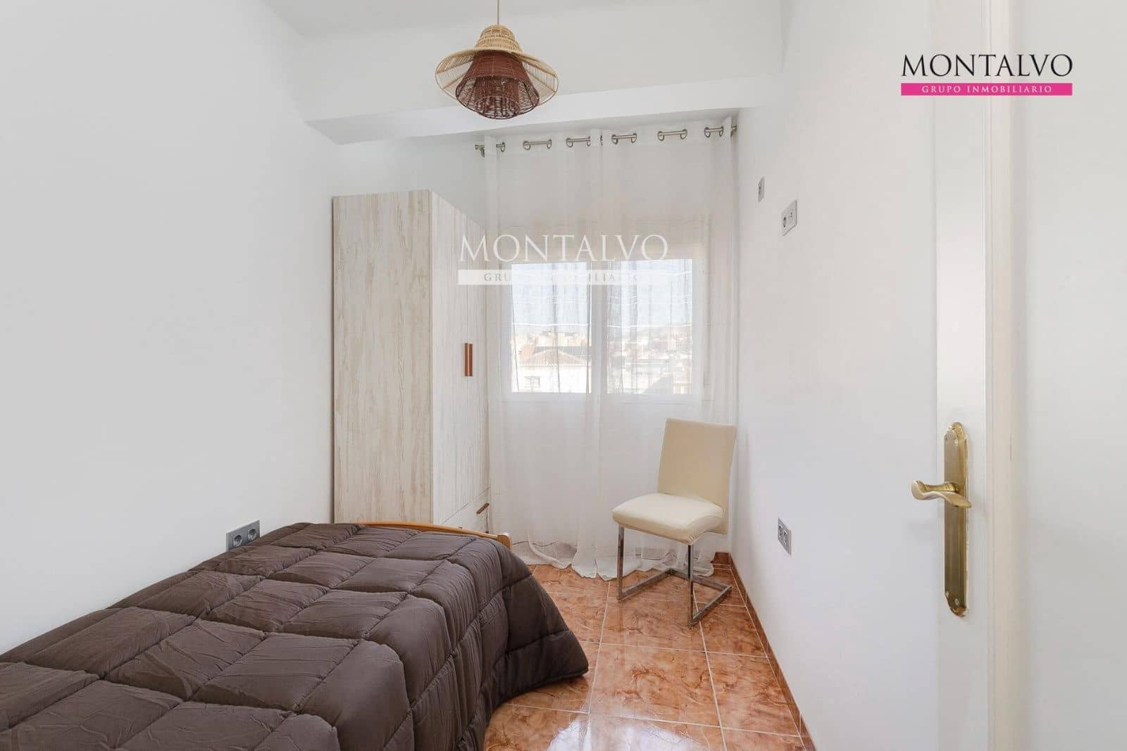 3 soveværelse Lejlighed til leje i Granada by - € 850 (Ref: 9398875)