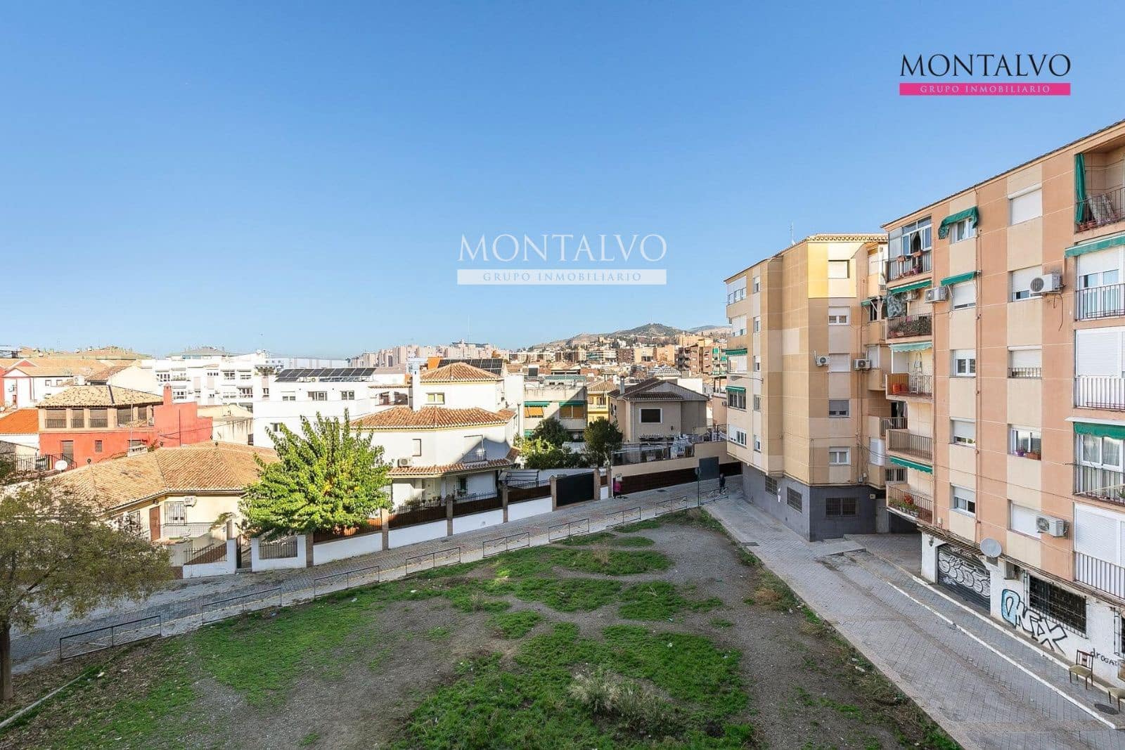 3 soveværelse Lejlighed til leje i Granada by - € 850 (Ref: 9398875)