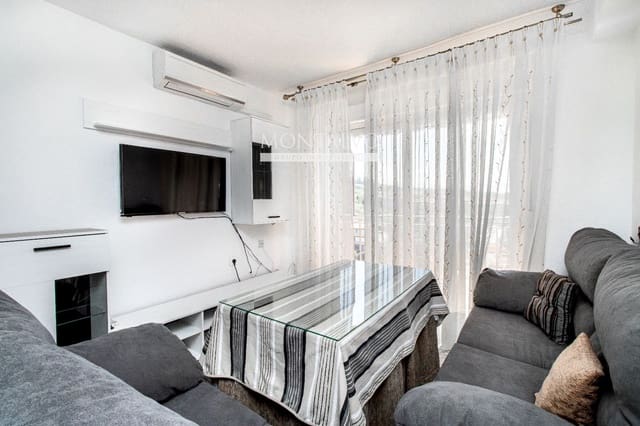 4 slaapkamer Flat te huur in Poligono Cartuja - La Paz, Granada stad - € 900 (Ref: 9398876)