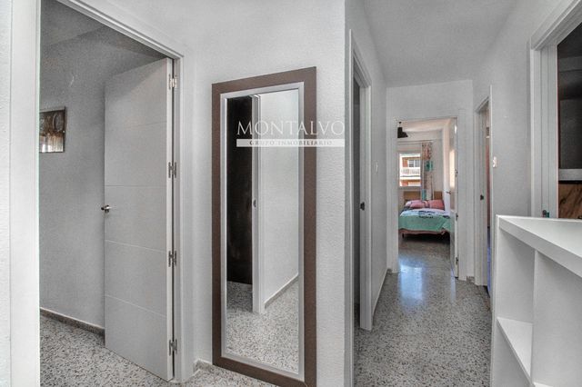 4 camera da letto Appartamento da affittare in Poligono Cartuja - La Paz, Granada città - 900 € (Rif: 9398876)