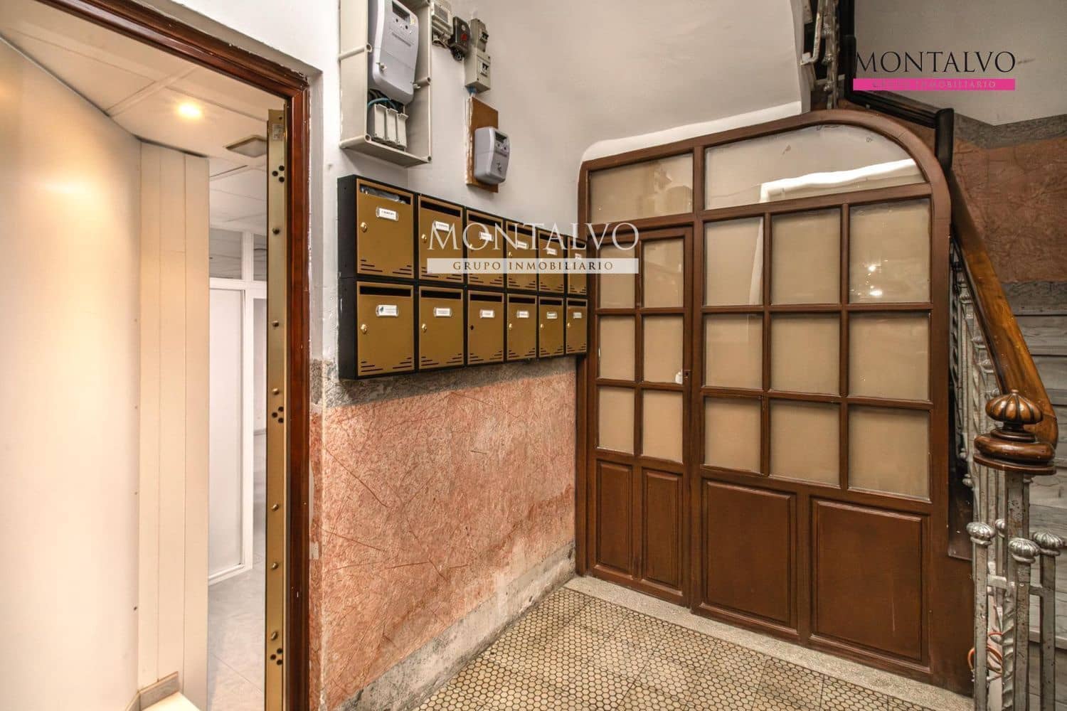 Commercial for sale in Granada city - € 132,500 (Ref: 9398878)