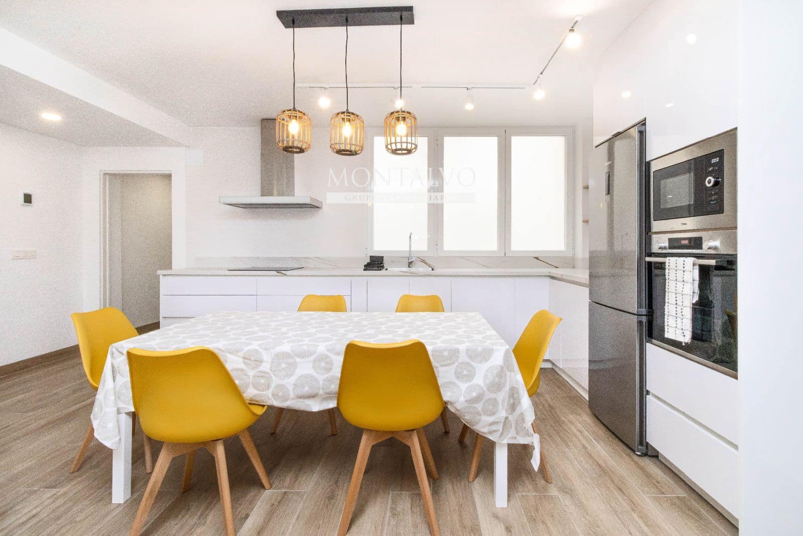 3 sypialnia Mieszkanie do wynajęcia w Miasto Grenada - 1 200 € (Ref: 9398885)