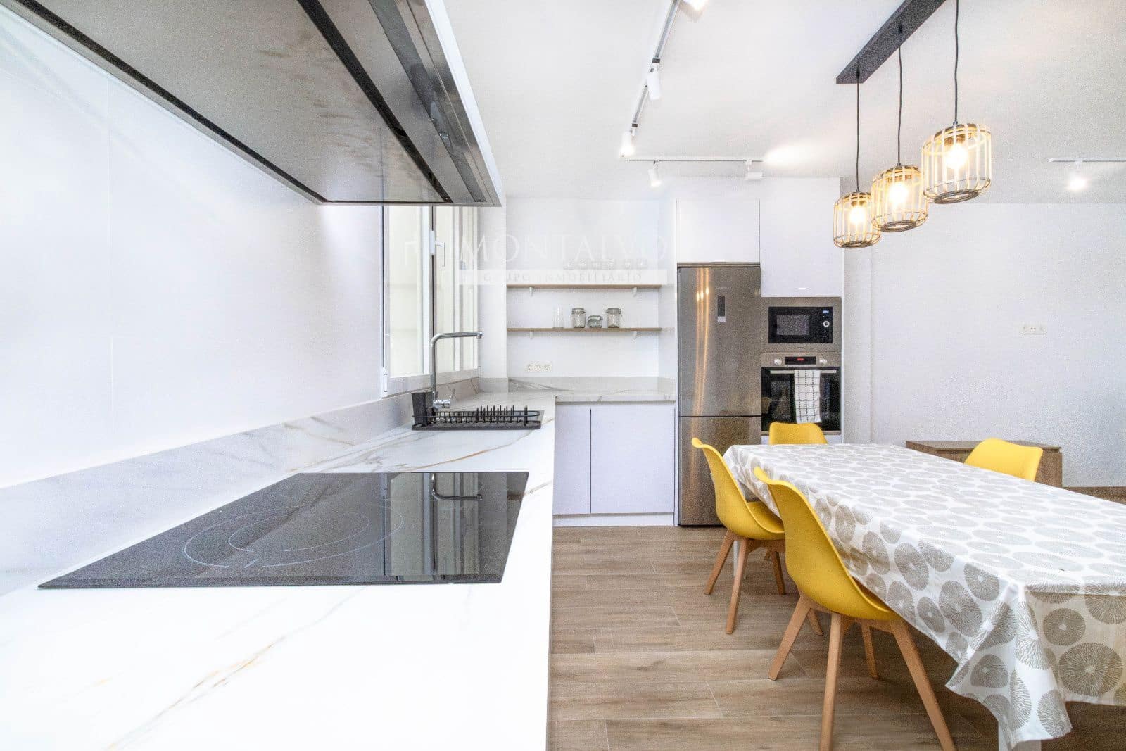 3 sypialnia Mieszkanie do wynajęcia w Miasto Grenada - 1 200 € (Ref: 9398885)