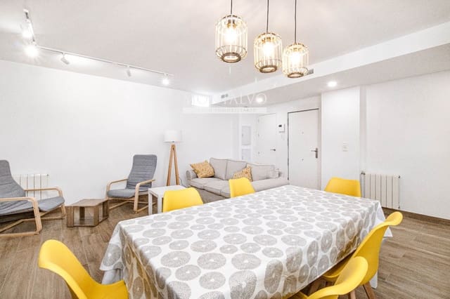 3 soveværelse Lejlighed til leje i Centro - Sagrario, Granada by - € 1.200 (Ref: 9398885)