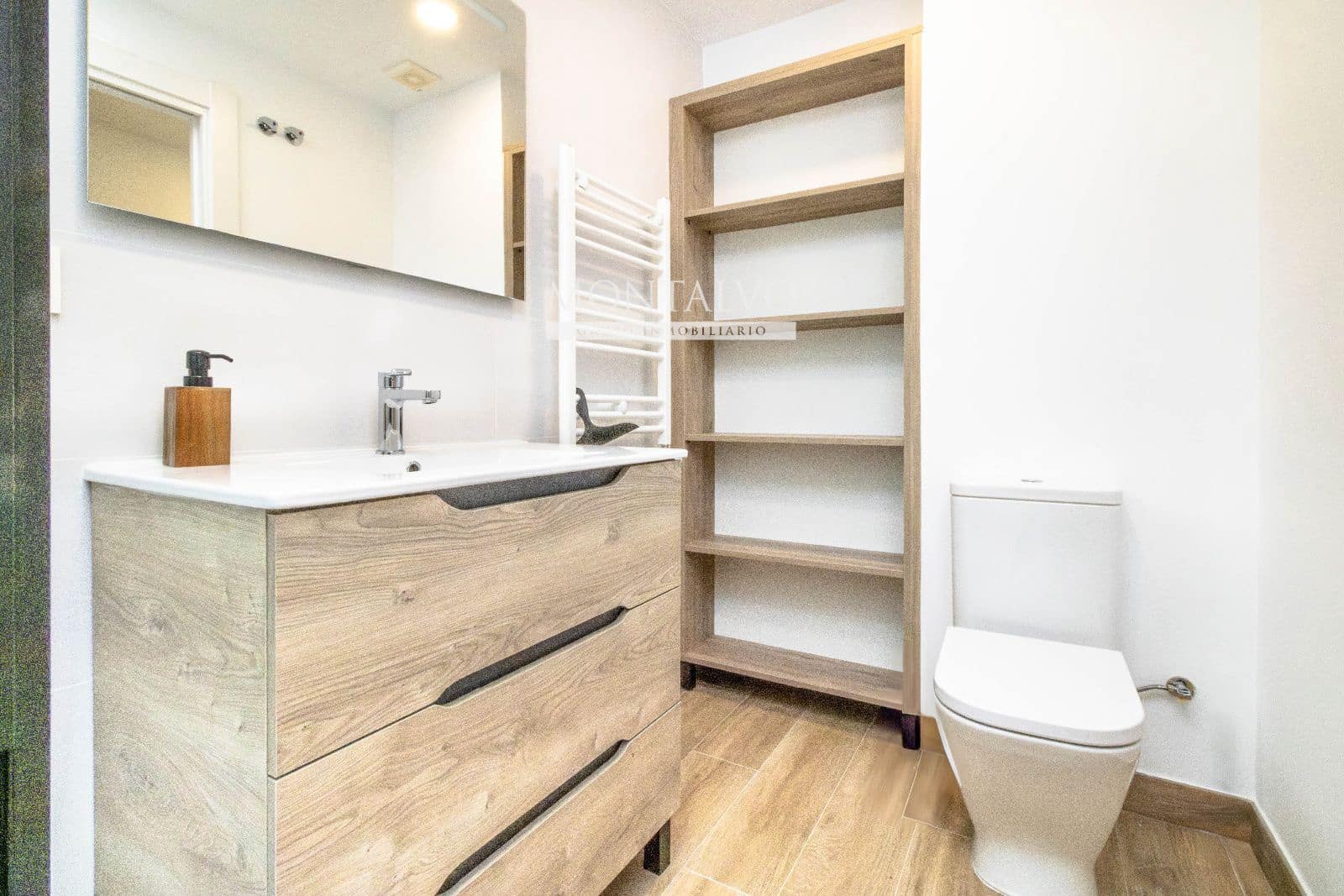 3 sypialnia Mieszkanie do wynajęcia w Miasto Grenada - 1 200 € (Ref: 9398885)