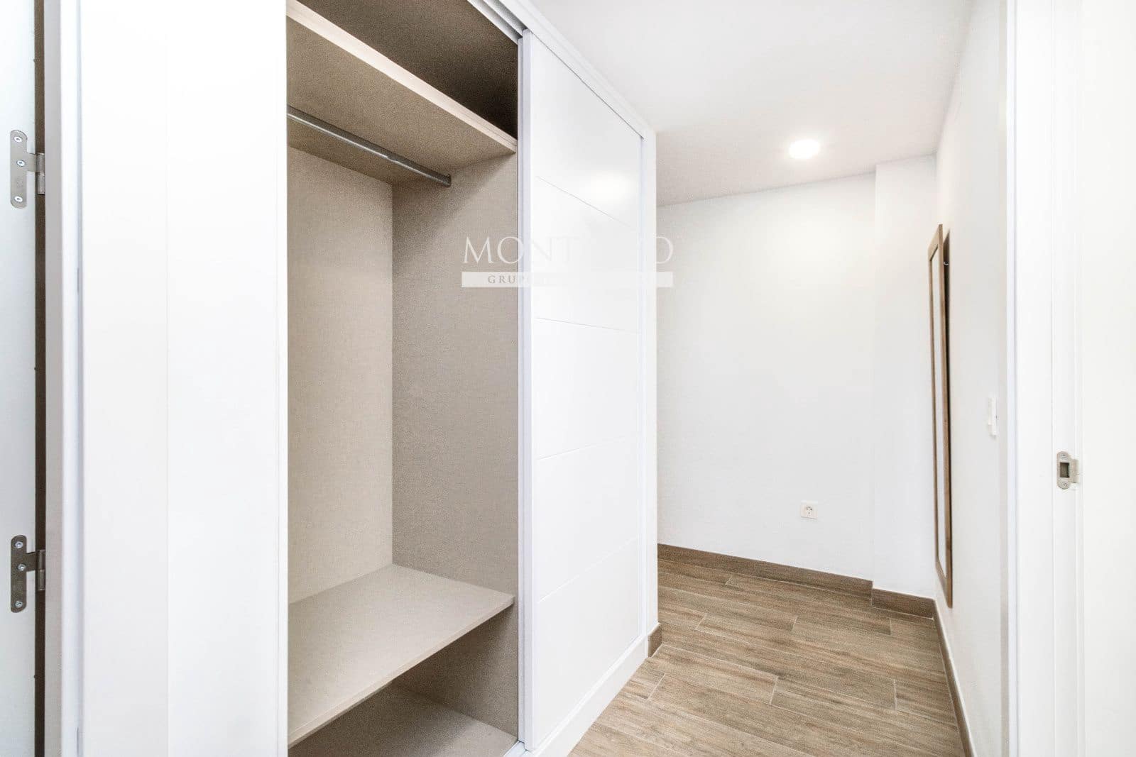 3 sypialnia Mieszkanie do wynajęcia w Miasto Grenada - 1 200 € (Ref: 9398885)