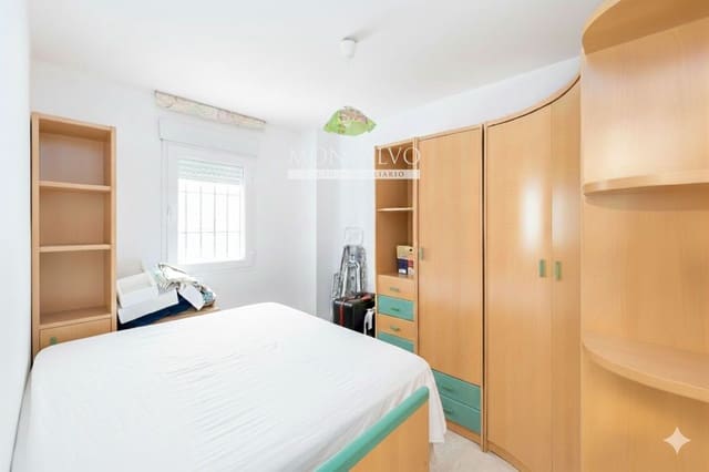 3 soveværelse Lejlighed til leje i Cerrillo de Maracena - Periodistas, Granada by med swimmingpool garage - € 770 (Ref: 9444916)