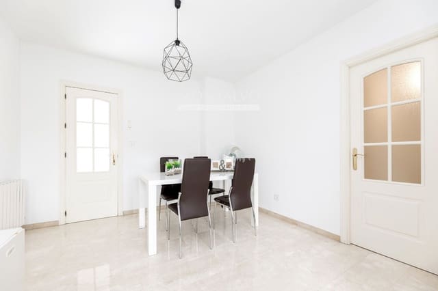 3 soveværelse Lejlighed til leje i Cerrillo de Maracena - Periodistas, Granada by med swimmingpool garage - € 770 (Ref: 9444916)