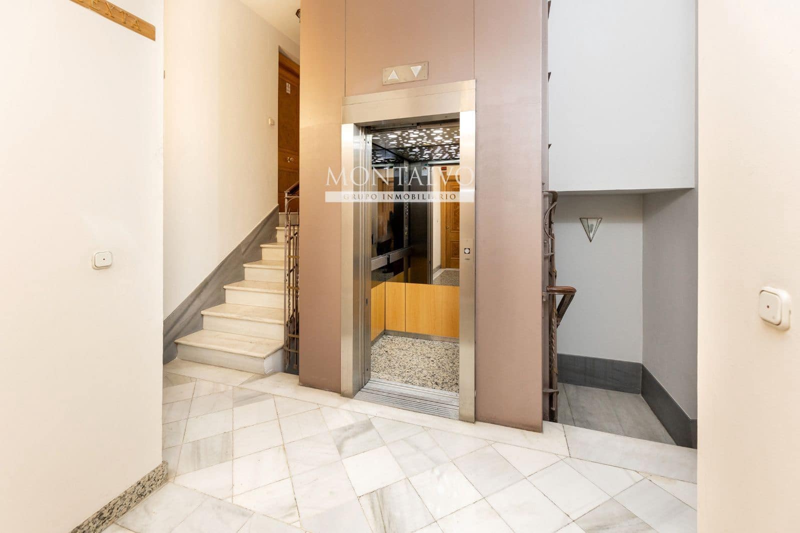 2 chambre Penthouse à vendre à Grenade ville - 750 000 € (Ref: 9447316)