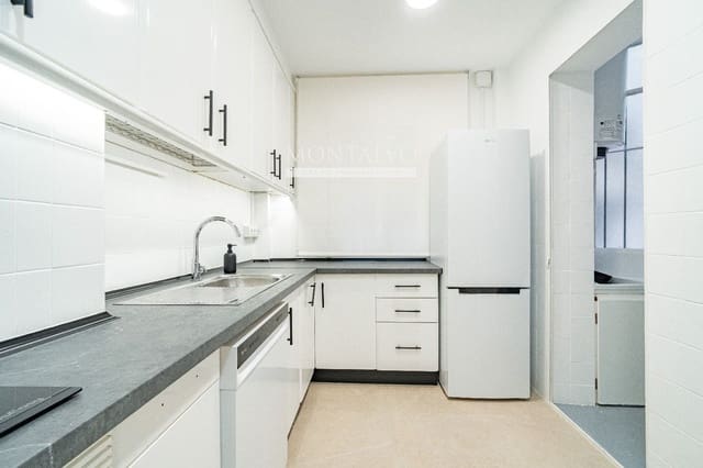 Piso de 5 habitaciones en Centro - Sagrario, Granada ciudad en alquiler - 1.900 € (Ref: 9523651)