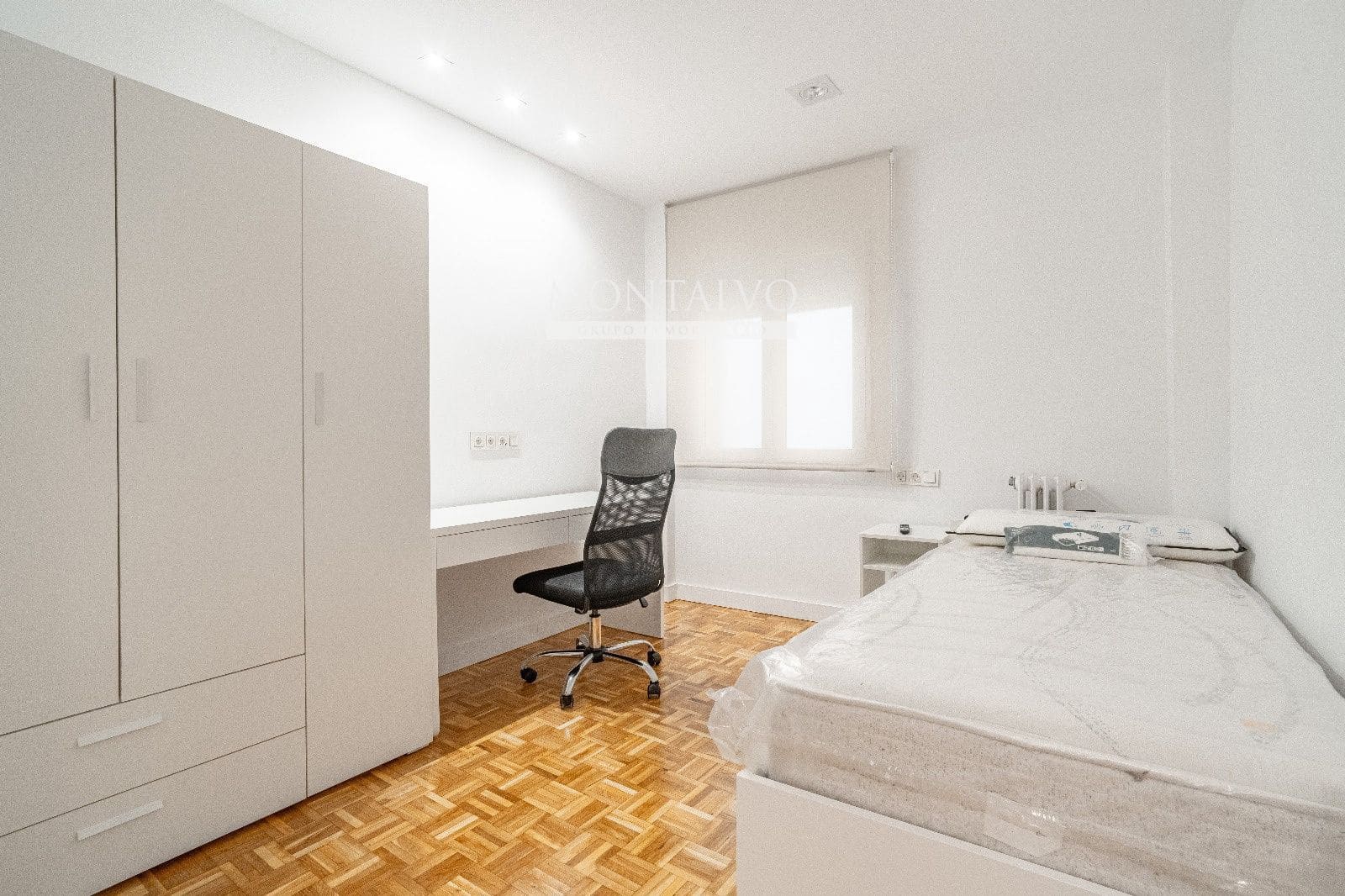 Piso de 5 habitaciones en Granada ciudad en alquiler - 1.900 € (Ref: 9523651)