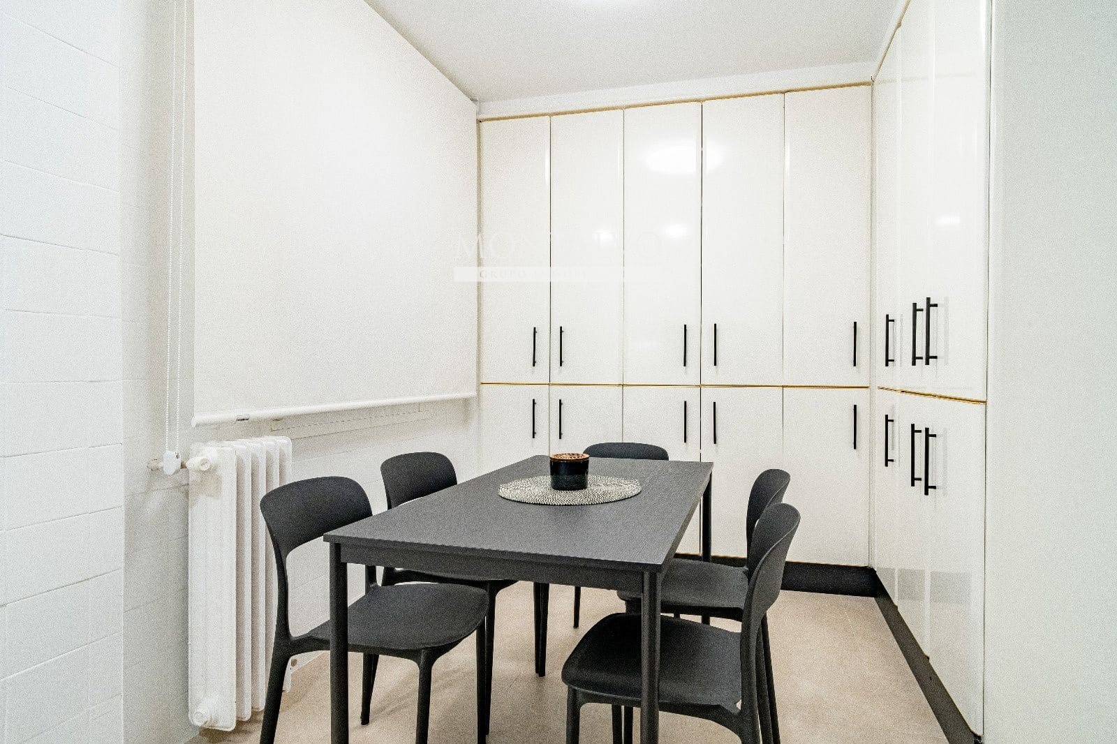 Piso de 5 habitaciones en Granada ciudad en alquiler - 1.900 € (Ref: 9523651)