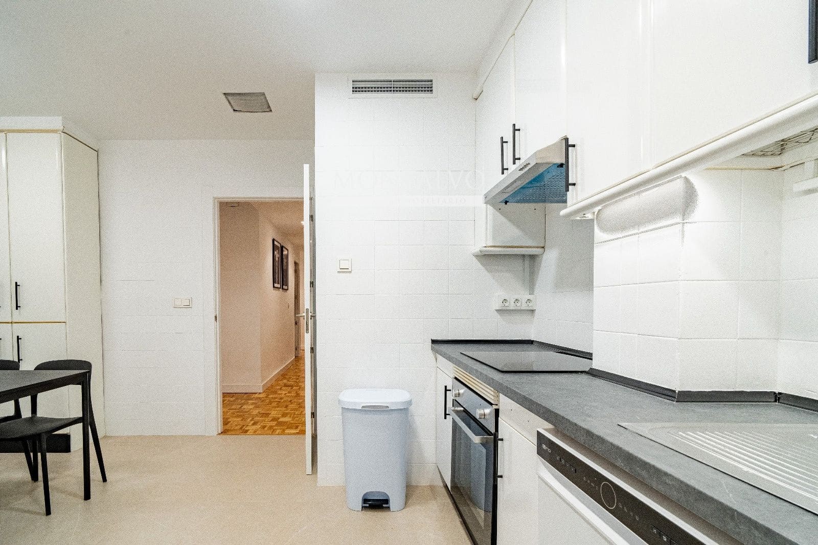 Piso de 5 habitaciones en Granada ciudad en alquiler - 1.900 € (Ref: 9523651)