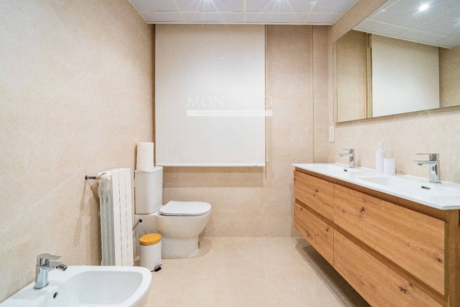 Piso de 5 habitaciones en Granada ciudad en alquiler - 1.900 € (Ref: 9523651)