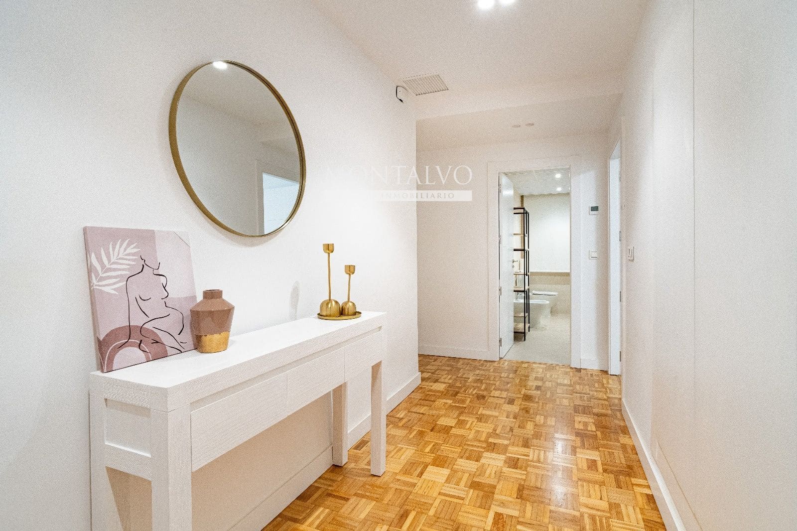 Piso de 5 habitaciones en Granada ciudad en alquiler - 1.900 € (Ref: 9523651)