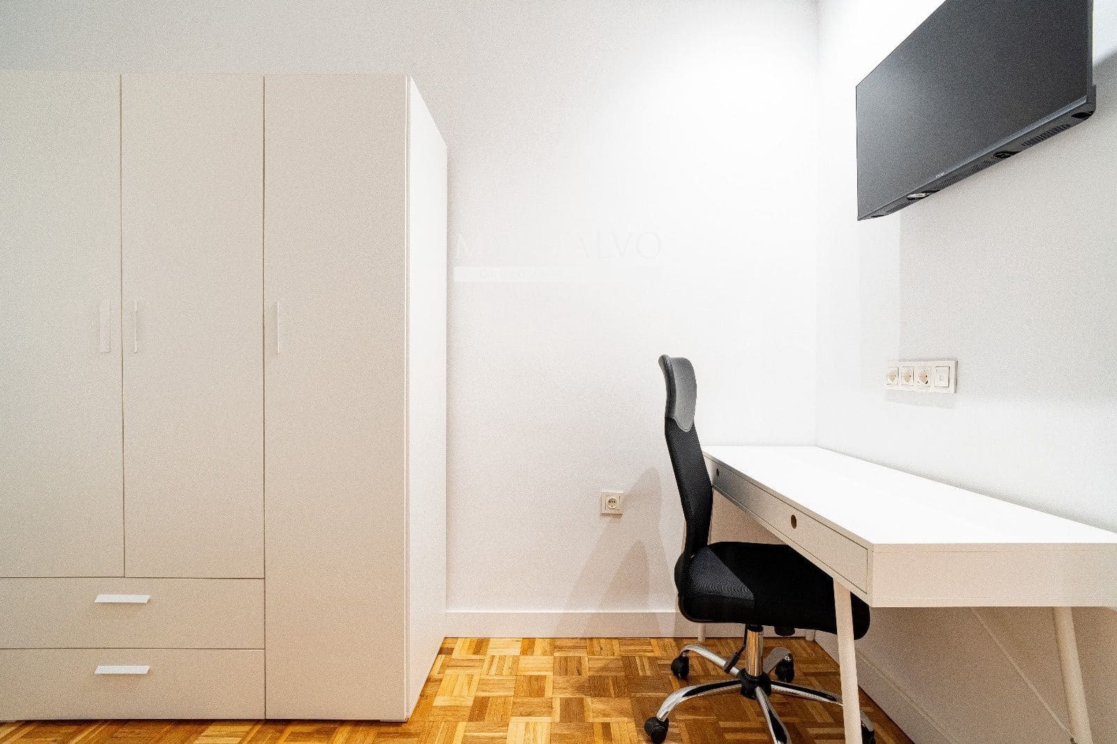 Piso de 5 habitaciones en Granada ciudad en alquiler - 1.900 € (Ref: 9523651)