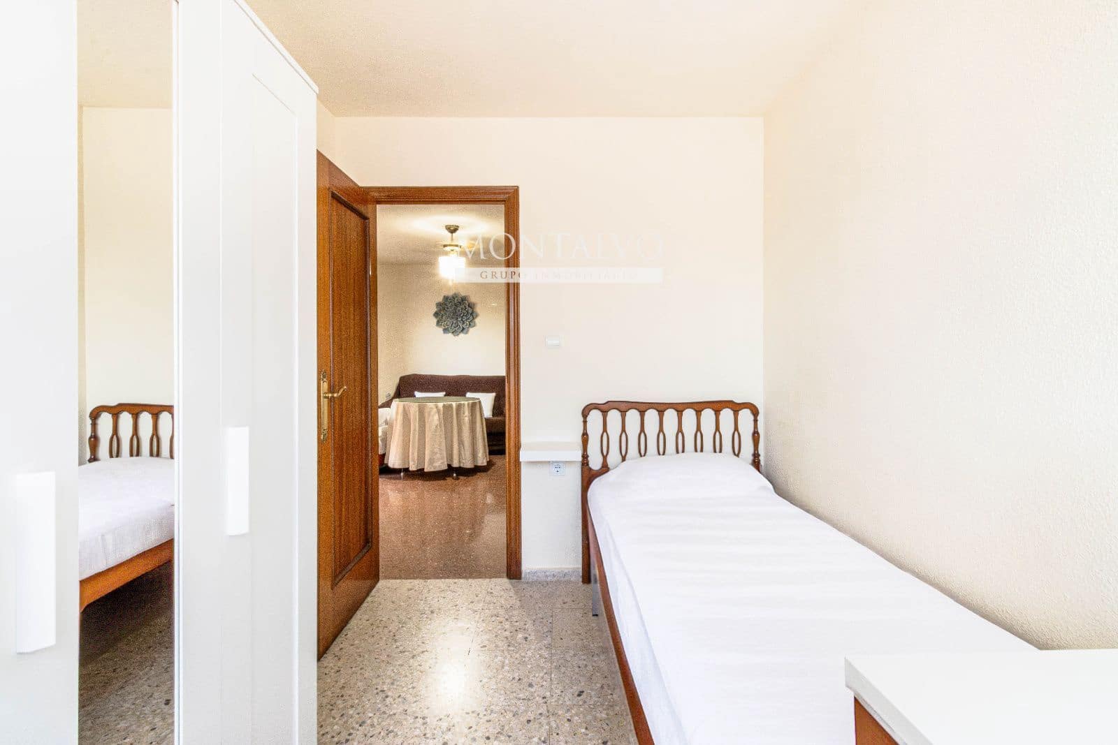 Piso de 4 habitaciones en Granada ciudad en alquiler - 850 € (Ref: 9542084)